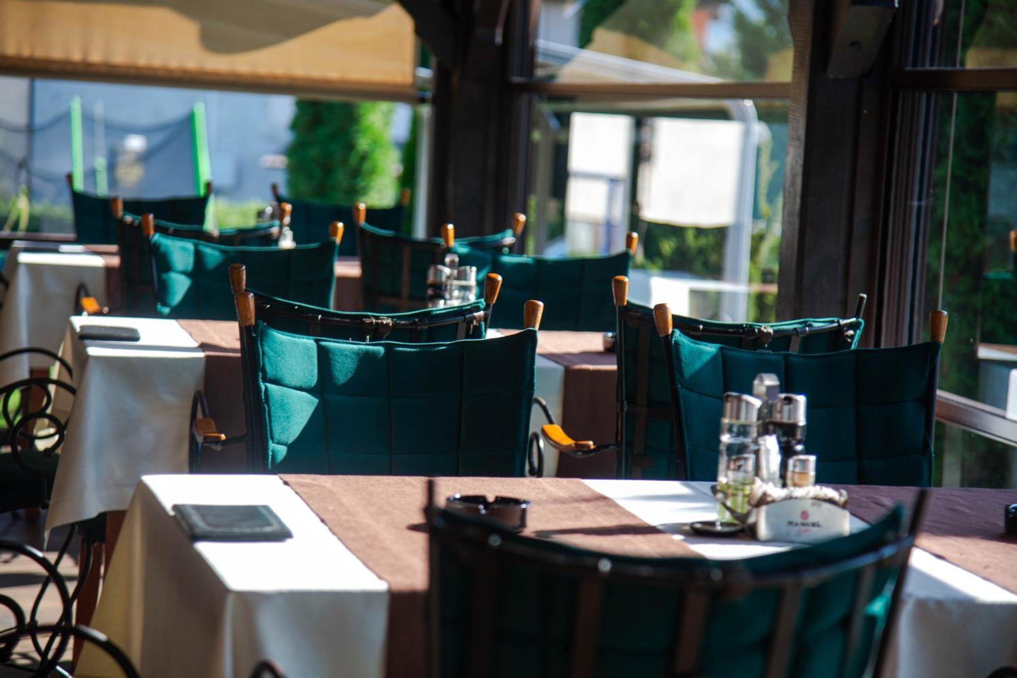 Hotel Dvor Bijelo Polje Ngoại thất bức ảnh